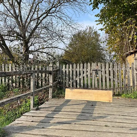 Feszek Vendeghaz Feriehus *